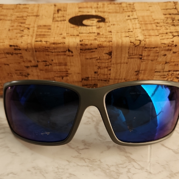 Costa Gray Frame Sunglasses with Blue Lenses Scratch On Both Lenses - Picture 1 of 10